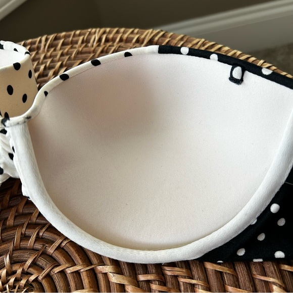 Victoria’s Secret Very Sexy Push-up Bikini - Picture 4 of 16